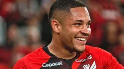 Foto: Gabriel Machado/AGIF - Vítor Roque voltou a ser decisivo pelo Athletico-PR