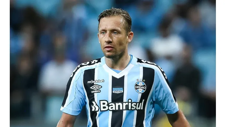 Pedro H. Tesch/AGIF - Lucas Leiva é cria da base do Grêmio