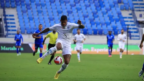 Foto: Divulgação/Dibba Al Fujairah - Álvaro fez grande jogo pelo Dibba