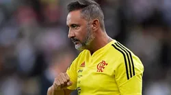 "Só depende do Vítor Pereira"; Medalhão de 33 anos topa assinar com o Fla