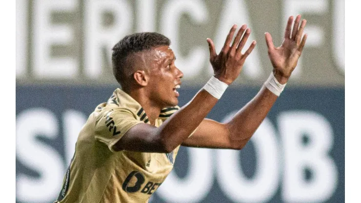 Empresário de Pedrinho entrega sobre futuro de meia no Galo