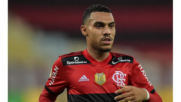 Torcida do Flamengo encontra lateral-direito ideal para substituir Matheuzinho