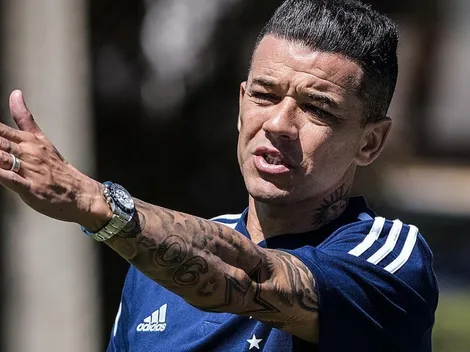 Ronaldo Fenômeno aciona D’Alessandro e Cruzeiro abre conversa para tirar defensor do Internacional