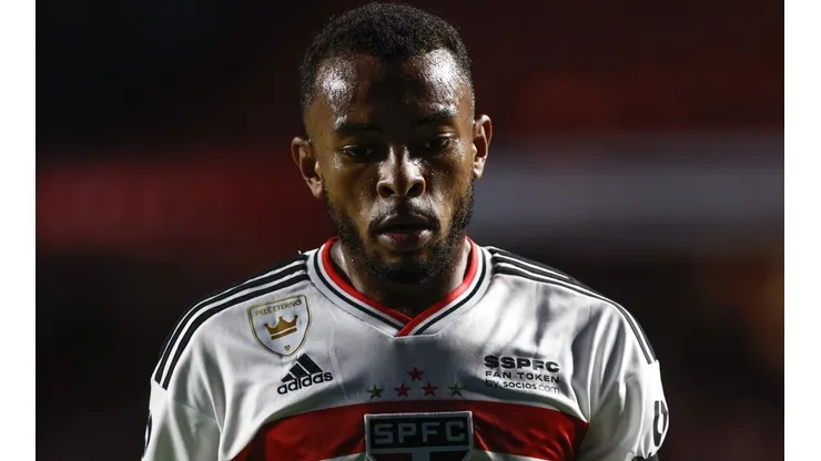 Foto: (Marcello Zambrana/AGIF) - Welington se machucou no São Paulo