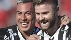 Vargas e Sasha com a camisa do Galo - Foto: Pedro Souza/Atlético-MG