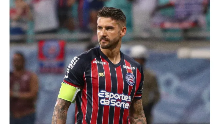 Foto: (Renan Oliveira/AGIF) - Everaldo pode ganhar um concorrente no Bahia
