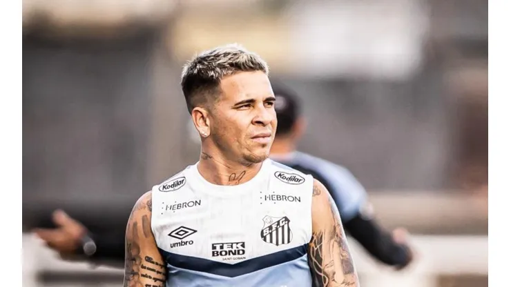 Fotos: Raul Baretta/ Santos FC - Soteldo aparece no CT Rei Pelé