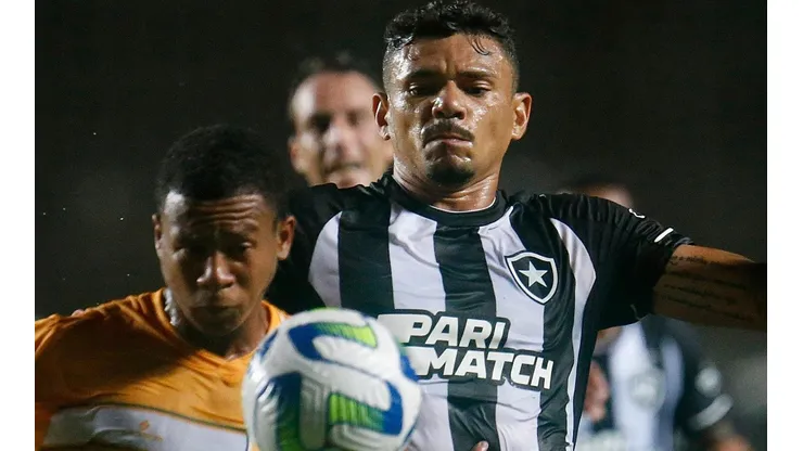 Foto: Vitor Silva/Botafogo - Tiquinho marca três gols