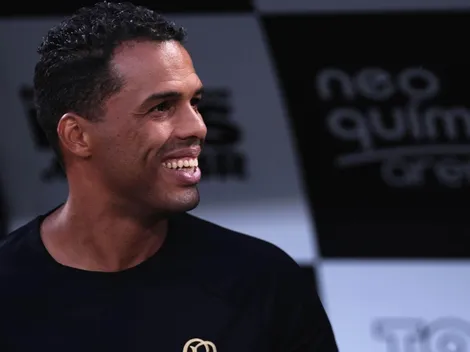 Fernando Lázaro pula de alegria com novo reforço contratado por Duílio para o Timão