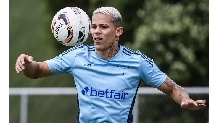 Foto: Gustavo Aleixo/Cruzeiro - Wallisson deve voltar ao time titular do Cruzeiro contra América-MG