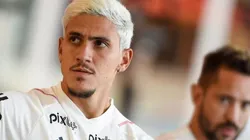 Foto: Marcelo Cortes/CRF - Pedro não saiu do banco ao longo dos 90 minutos no Fla-Flu e causou indignação no Flamengo