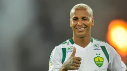 Deyverson com a camisa do Cuiabá - Foto: Thiago Ribeiro/AGIF