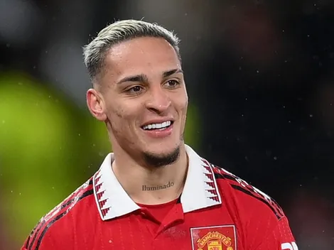 [VÍDEO] Antony marca golaço na Inglaterra e provoca comoção no São Paulo