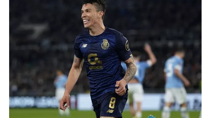 Matheus Uribe comemora gol da virada pelo Porto — Foto: Danilo Di Giovanni/Getty Images