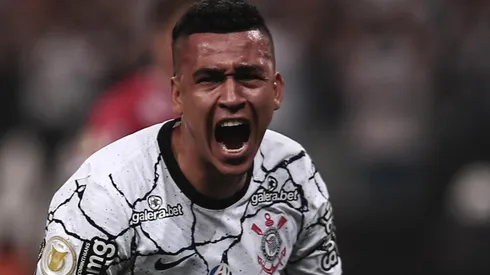 Foto: Ettore Chiereguini/AGIF - Cantillo teve seu nome ligado ao Santos.