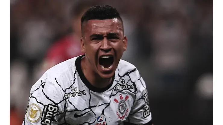 Foto: Ettore Chiereguini/AGIF - Cantillo teve seu nome ligado ao Santos.