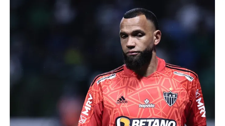 Everson manda a real e entrega planos de Coudet na Libertadores