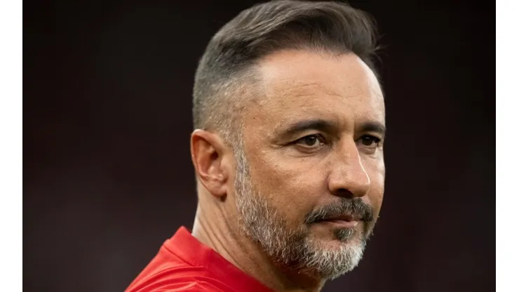 Vítor Pereira toma decisão quente no Flamengo e ajuda Braz