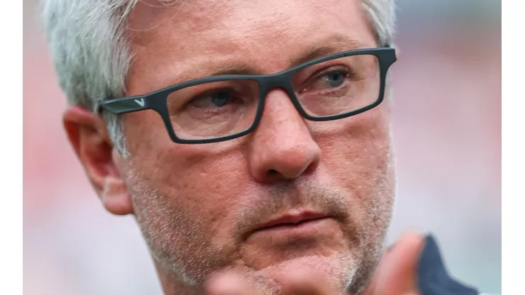 Odair perde a paciência e ‘aponta’ culpado por desempenho abaixo do Santos