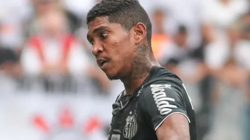 Foto: Marcello Zambrana/AGIF - Raniel voltou do Vasco com status de artilheiro, mas não vem sendo muito bem visto no Santos.