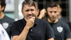 Foto: Gilson Junio/AGIF - Coudet: argentino ainda não está satisfeito no Atlético