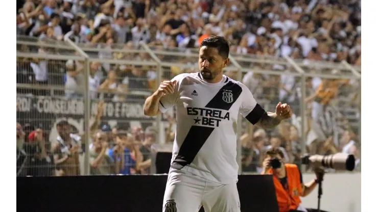 Foto: Karen Fontes/PontePress - Élvis é o camisa 10 da Macaca.