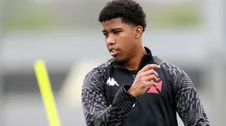 Foto: (Daniel Raramlho/Vasco) - Andrey Santos está de volta ao Vasco