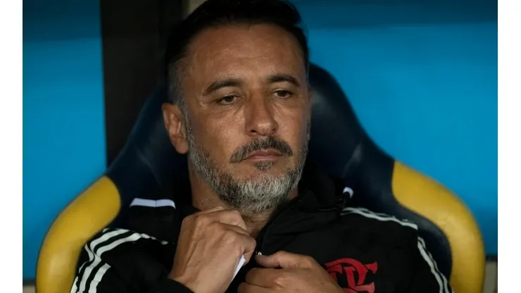 Foto: (Jorge Rodrigues/AGIF) - Vítor Pereira vive situação delicada no Flamengo e pode ser demitido