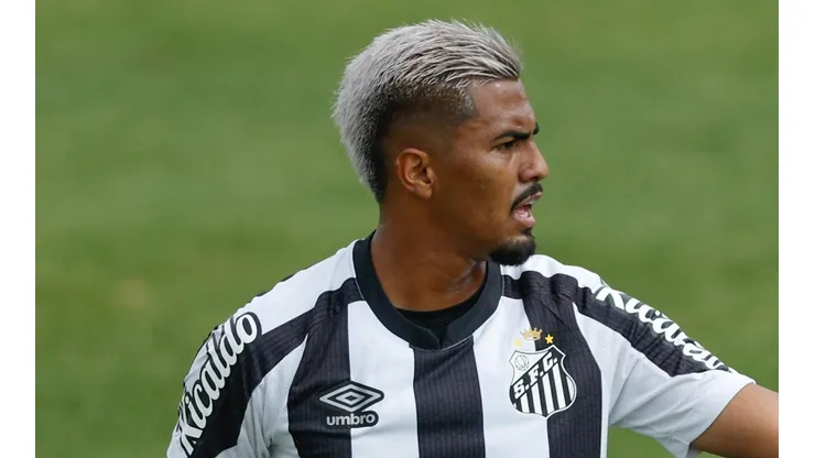 Quentinha de última hora sobre destino de Ivonei é vazada no Santos