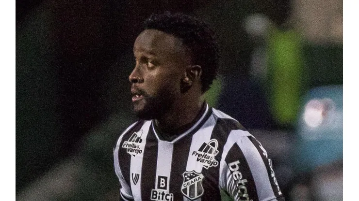 Foto: Robson Mafra/AGIF - Outro titular segue caminho de Mendoza