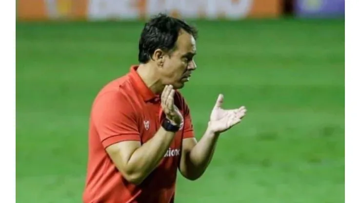 Foto: Rafael Vieira/AGIF/ / Dado Cavalcanti perde de receber reforço para a meta do Náutico em 2023.