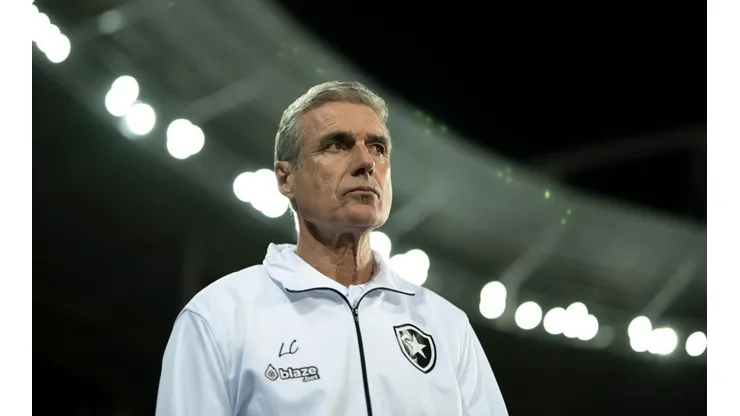 Foto: Jorge Rodrigues/AGIF - Luís Castro: técnico utilizou pouco o jogador no Botafogo
