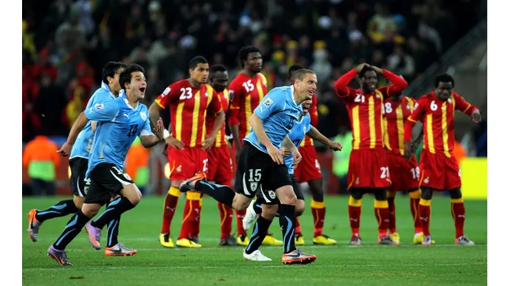 Photo by Clive Rose/Getty Images - Uruguai e Gana se encaram novamente em uma Copa do Mundo depois das quartas de final de 2010