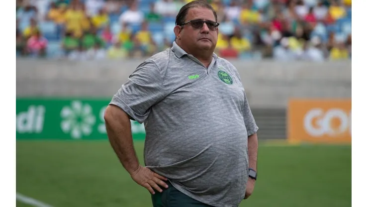 Foto: Gil Gomes/AGIF - Guto Ferreira: técnico gosta do futebol do defensor