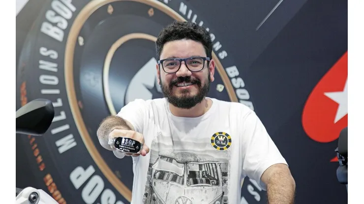 João Bauer é o campeão brasileiro de poker (Foto: Luis Bertazini/BSOP)