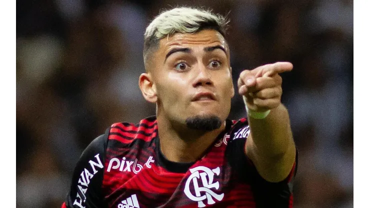 Fernando Moreno/AGIF - A. Pereira pelo Flamengo.