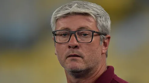 Odair Hellmann realiza reformulação no elenco do Santos para 2023