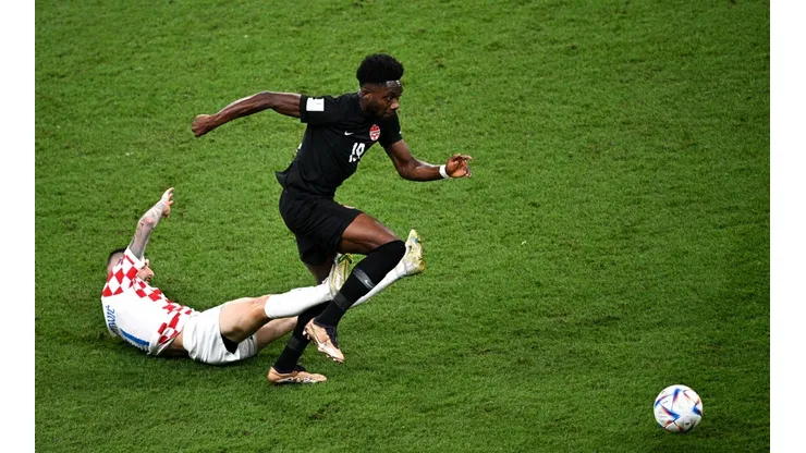 Photo by Stuart Franklin/Getty Images - Alphonso Davies marca gol relãmpago