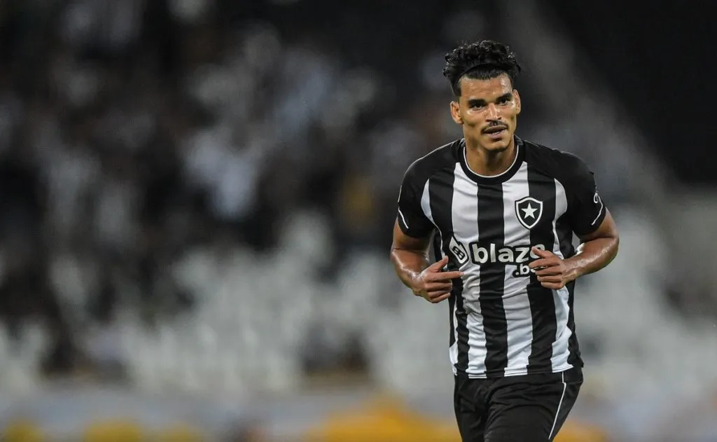Danilo Barbosa, jogador do Botafogo é alvo do Santos e Corinthians