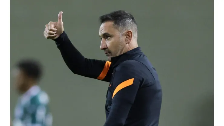 Foto: Alexandre Schneider/Getty Images - Vítor Pereira não ganhou títulos no Corinthians.