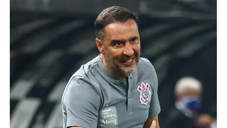 Foto: Marcello Zambrana/AGIF - Vítor Pereira deixou o Corinthians sem conquistar títulos.