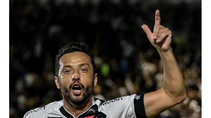 Agif/Thiago Ribeiro - Nenê comemora com a torcida do Vasco
