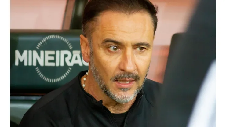 Fernando Moreno/AGIF/ "Argumento mais sujo"; Ídolo do Corinthians 'não poupa' Vítor Pereira de críticas após acerto com Flamengo.