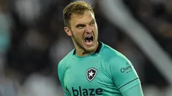 Lucas Perri, ex-Botafogo, está valorizado na Europa - Foto: Thiago Ribeiro/AGIF.