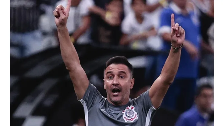 Foto: Ettore Chiereguini/AGIF - Vítor Pereira fechou com o Flamengo.
