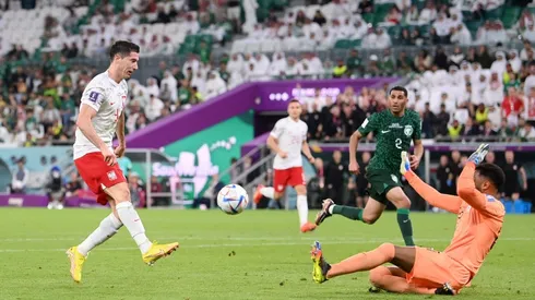 Photo by Laurence Griffiths/Getty Images - Lewandowki foi o autor de um dos gols da Polônia no confronto