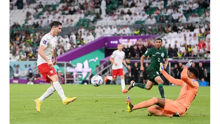 Photo by Laurence Griffiths/Getty Images - Lewandowki foi o autor de um dos gols da Polônia no confronto