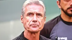 Foto: Gabriel Machado/AGIF - Luís Castro: técnico quer novo zagueiro no Botafogo