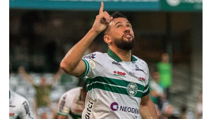 Foto: Robson Mafra/AGIF - Luciano Castan: zagueiro não topou proposta do Coritiba para renovar contrato
