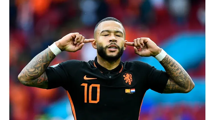 Photo by Piroshka van de Wouw - Pool/Getty Images - Depay deve estrear na Copa